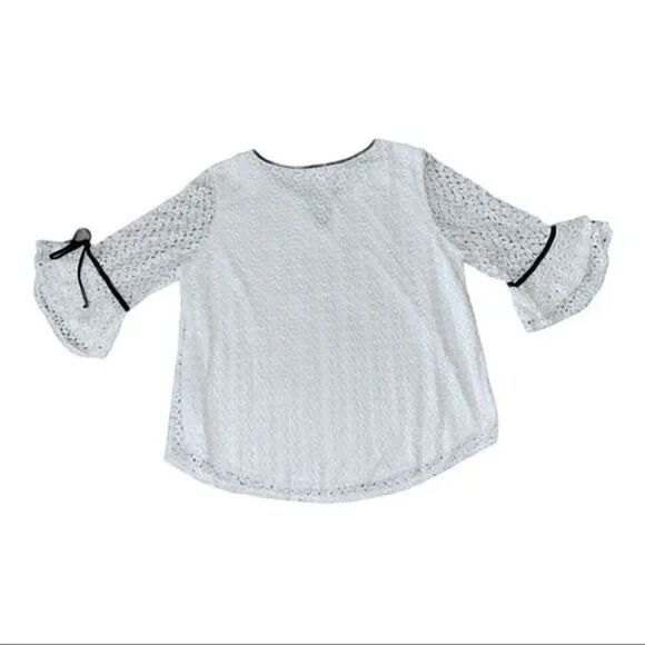 ✨ Olivia Blu White Lace Blouse with Bell Sleeves✨ - Picture 3 of 4